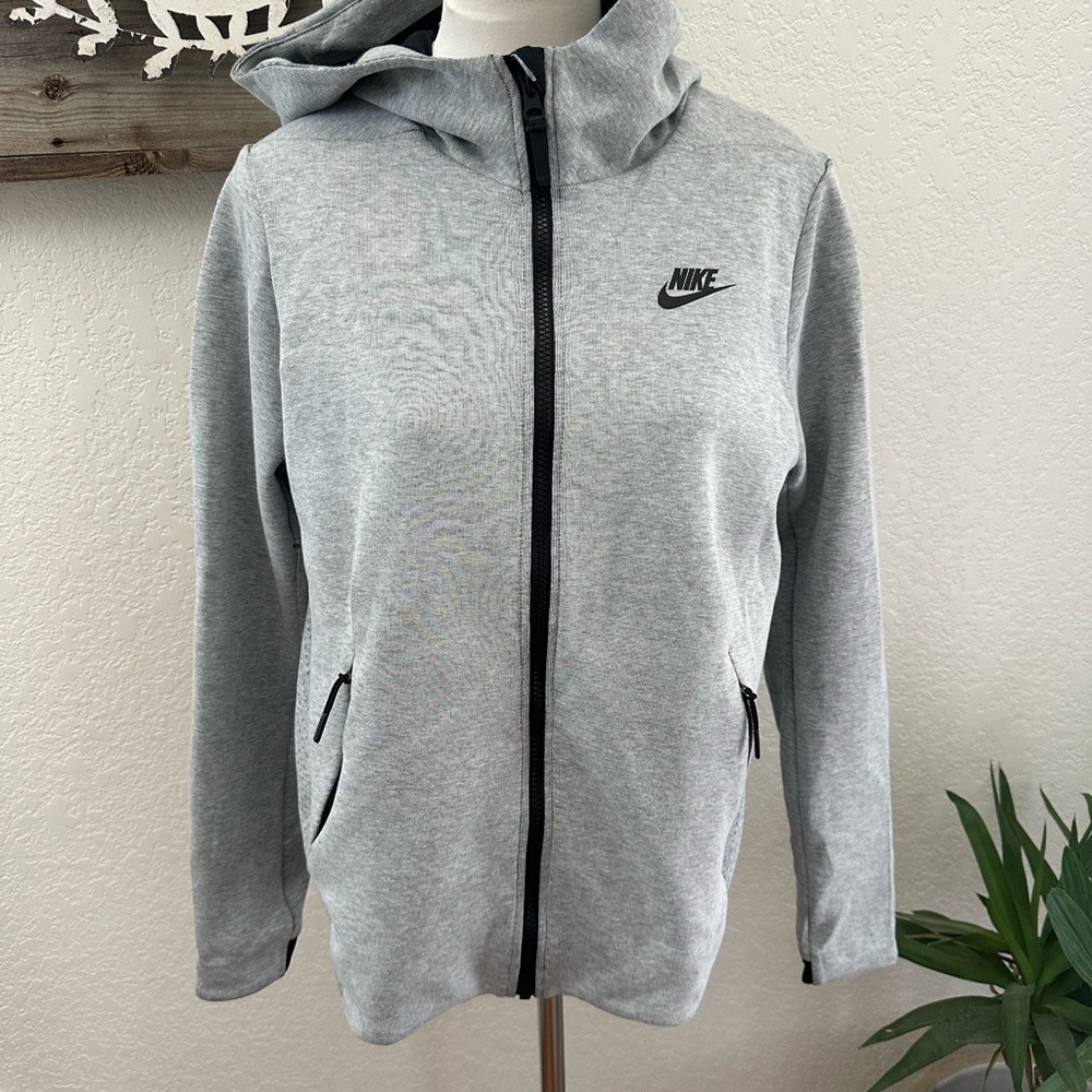 Nike Tech fleece Light Gray Full-Zip Hoodie Jacket‎ Ladies M